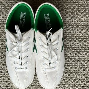 Wore once.  Fun casual footwear